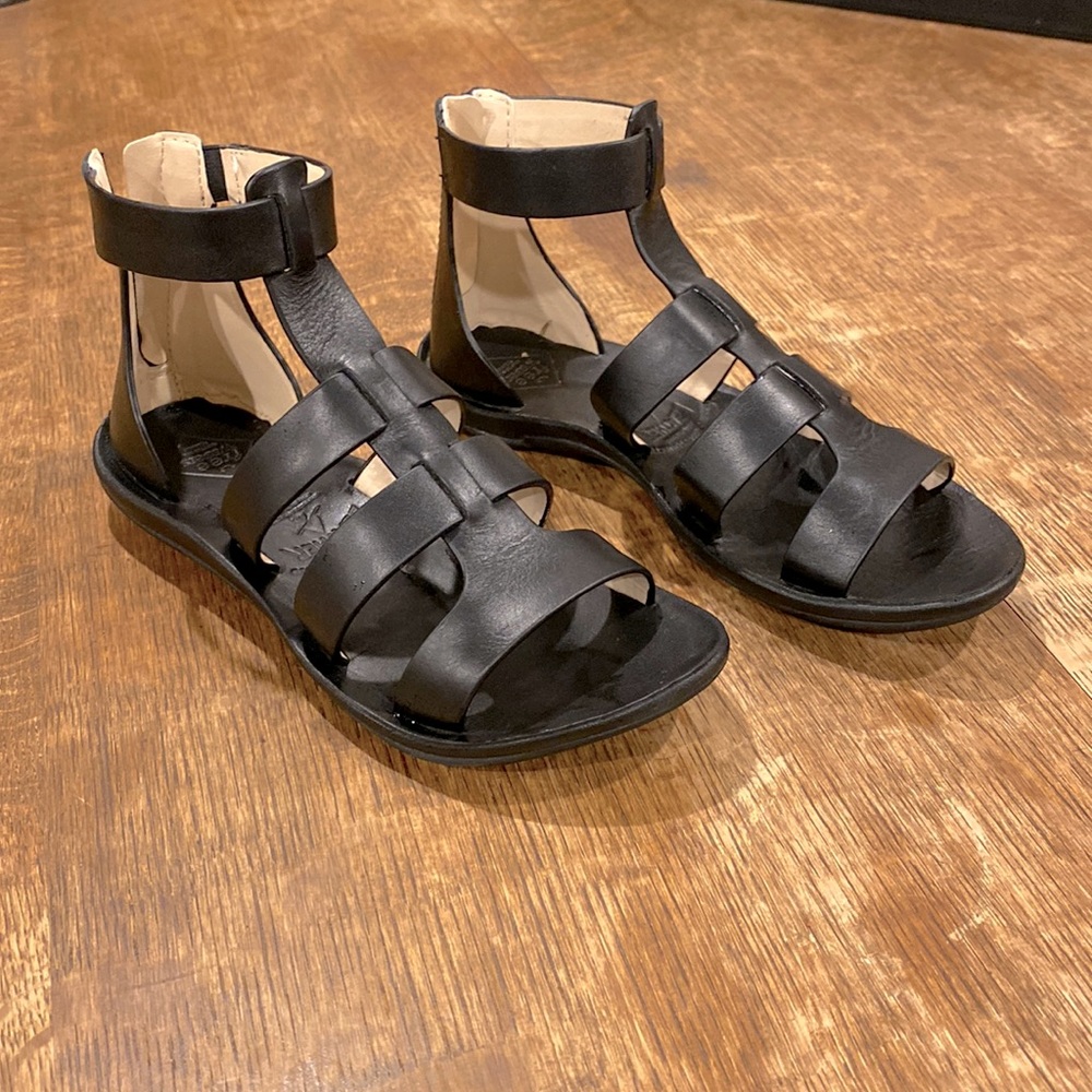 Free Waters / Leather Sandals